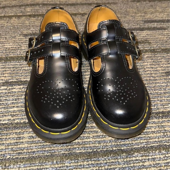 Dr. Martens Shoes - Doc martens Mary janes 8065